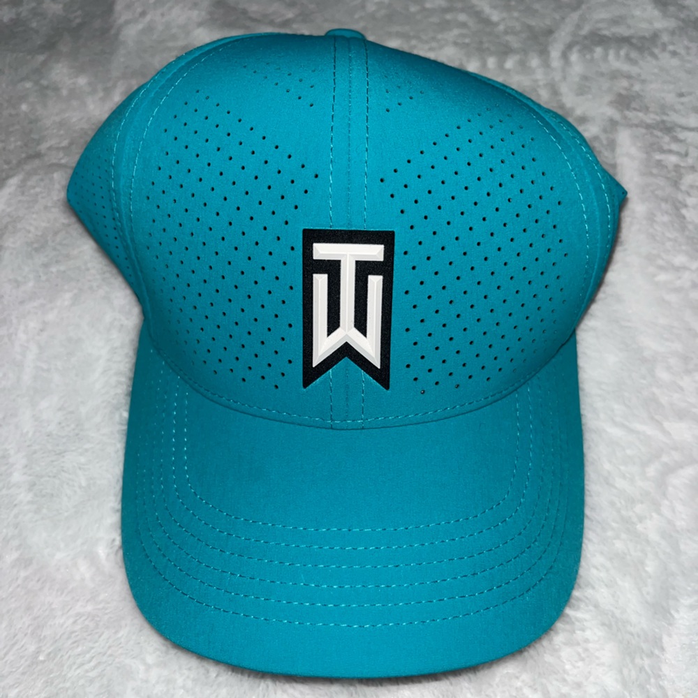NEVER WORN TW NIKE GOLF HAT turquoise